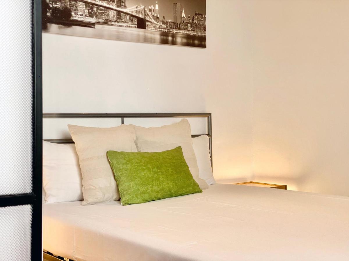 Charming Gran Via Attic Apartment Madrid Exterior foto