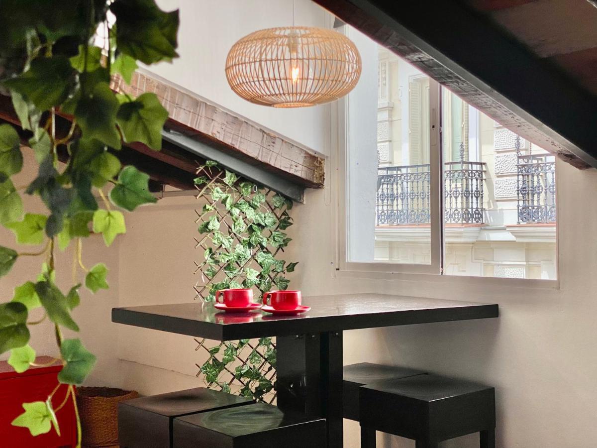 Charming Gran Via Attic Apartment Madrid Exterior foto