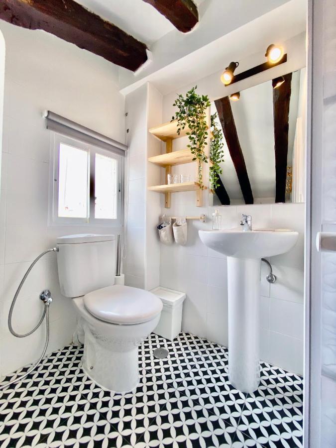 Charming Gran Via Attic Apartment Madrid Exterior foto